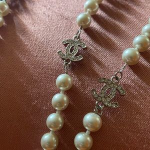 C H A N E L Pearl Necklace